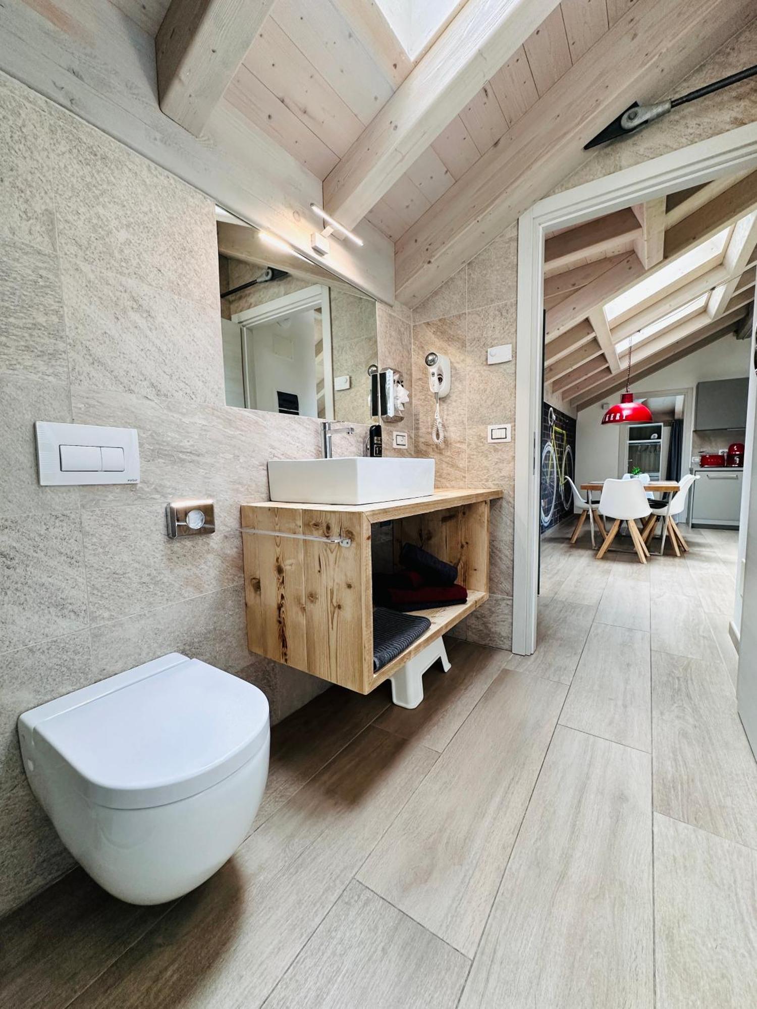 Casa Tosca - Holiday Home Torbole Sul Garda Eksteriør bilde